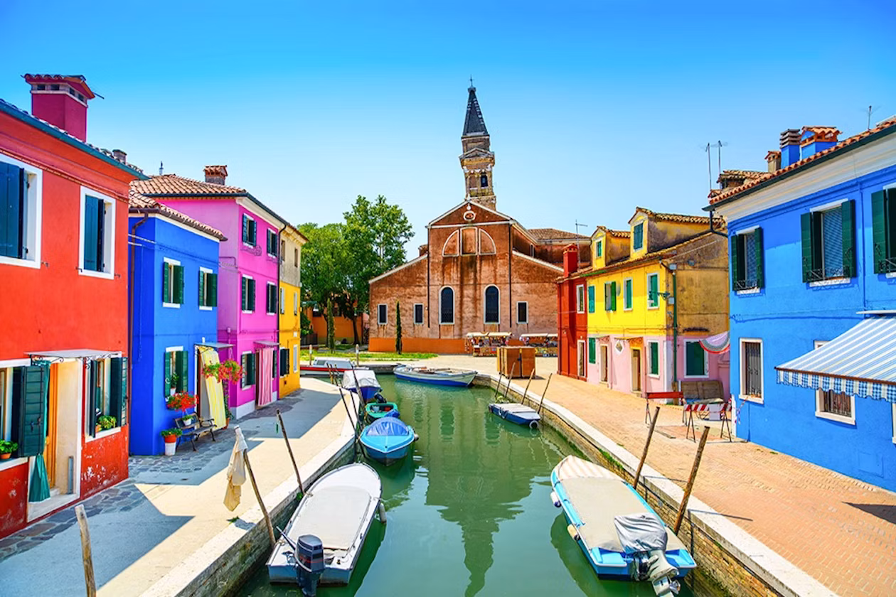 Murano & Burano: Boat Tour From St.Mark's Square + Glassblowing Demo
